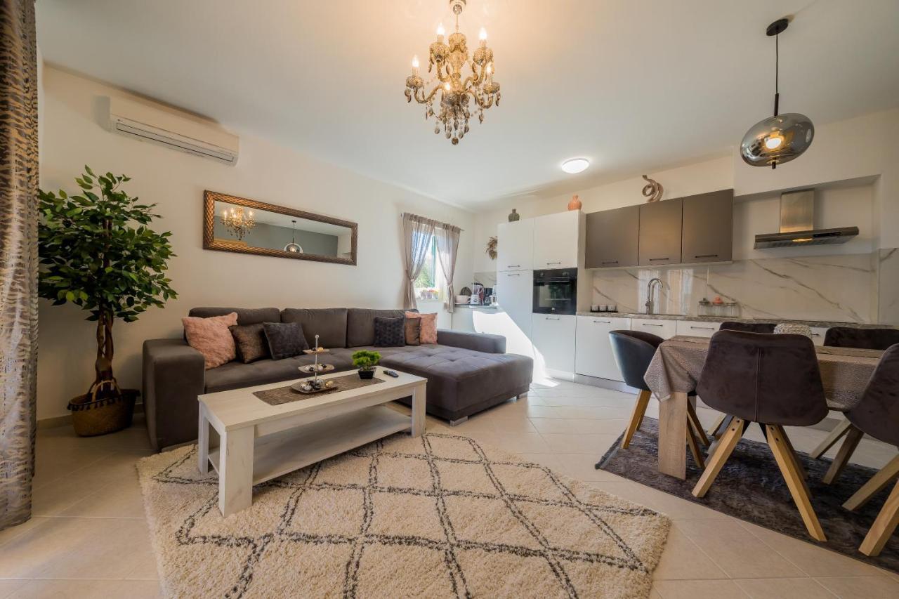 Ivana Apartment 特罗吉尔 外观 照片